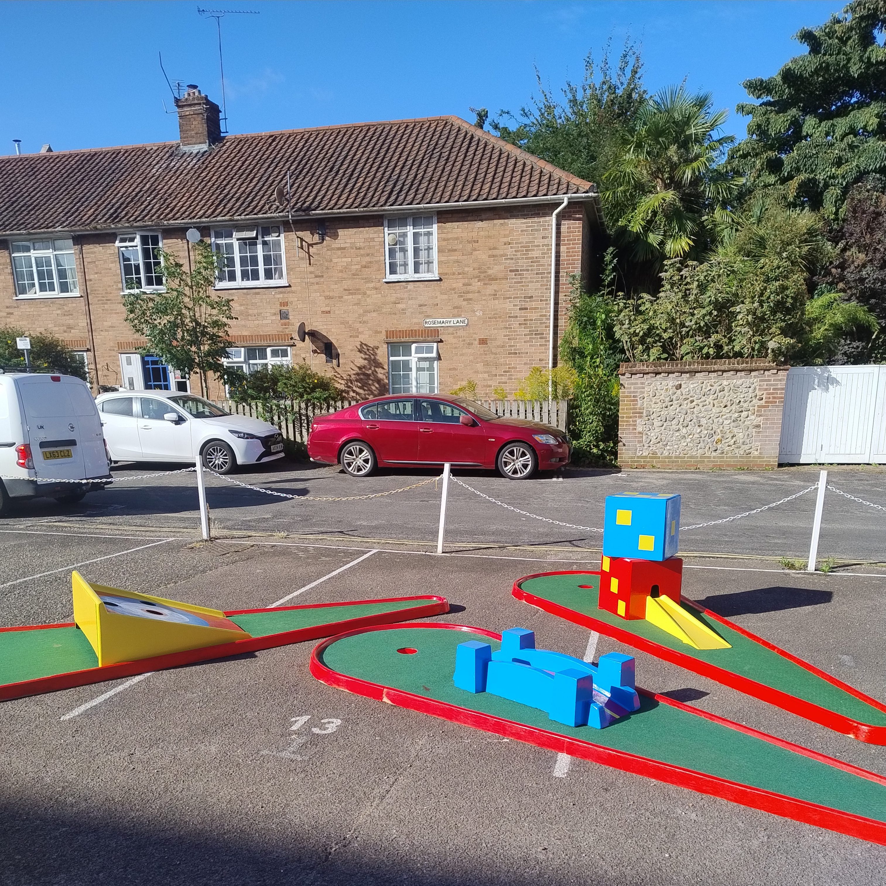 Crazy Golf Summer Fun